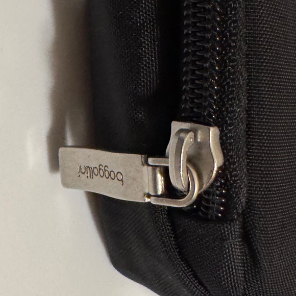 Baggallini Black Modern Belt Bag NWOT - Picture 8 of 14